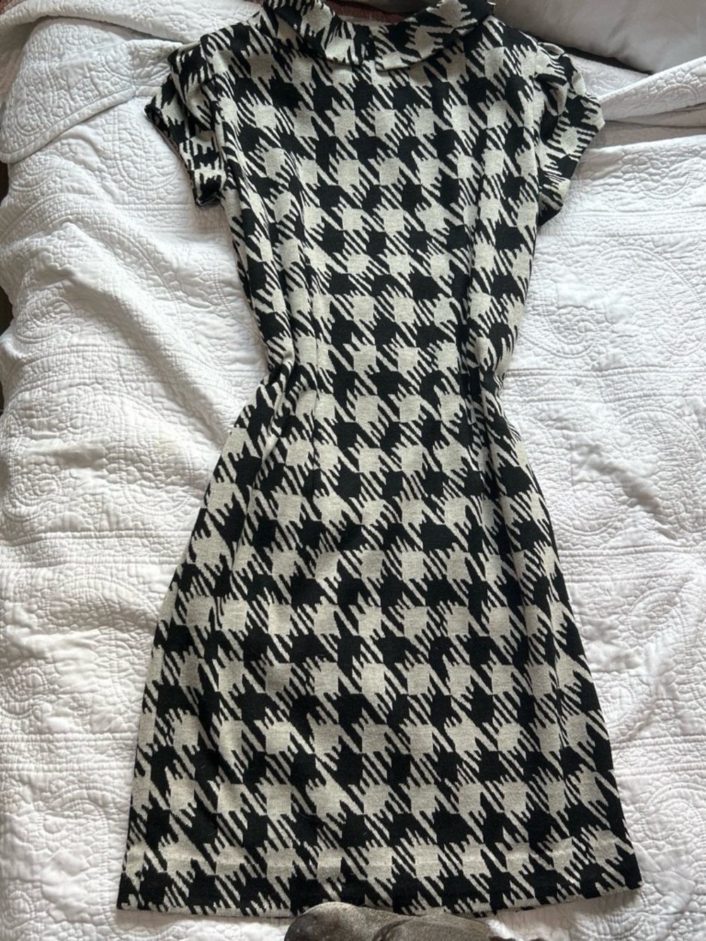 Black & Cream Houndstooth Short Sleeve Dress